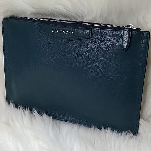 💯 Authentic Givenchy Clutch Bag🍀 - Picture 12 of 14
